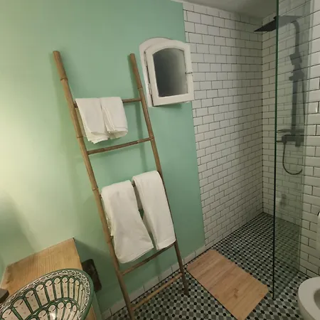 Guest house Wonder Charm